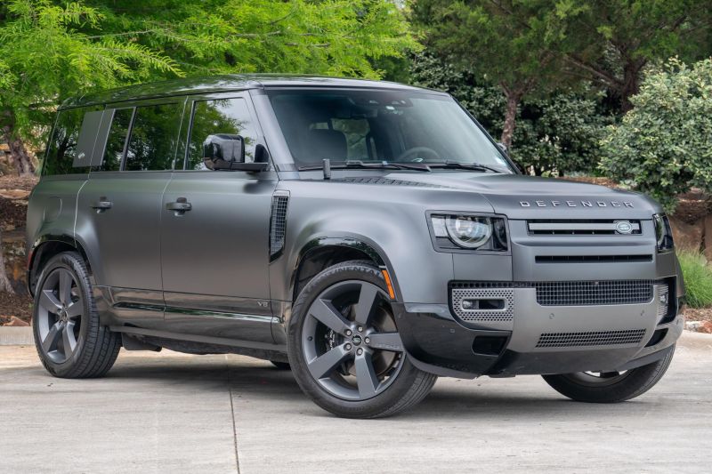 2023 Land Rover Defender 110 V8